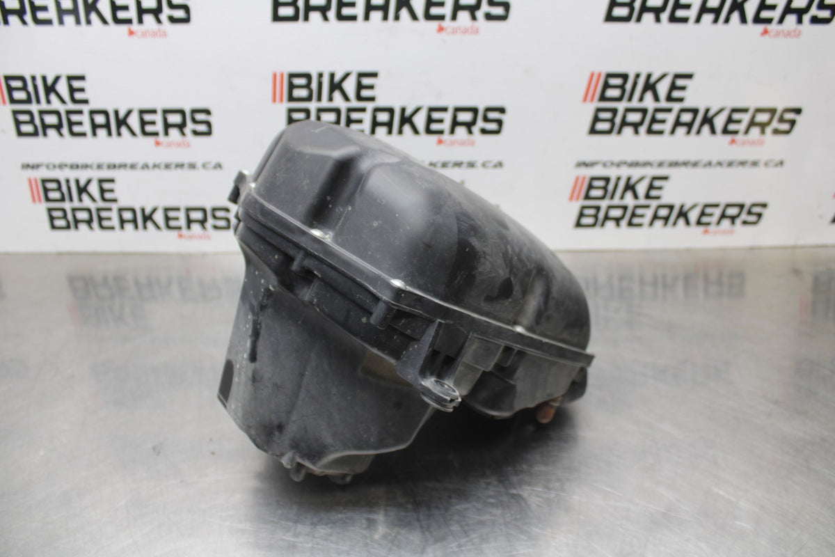 18 YAMAHA SUPER TENERE AIRBOX AIR INTAKE FILTER BOX BB832