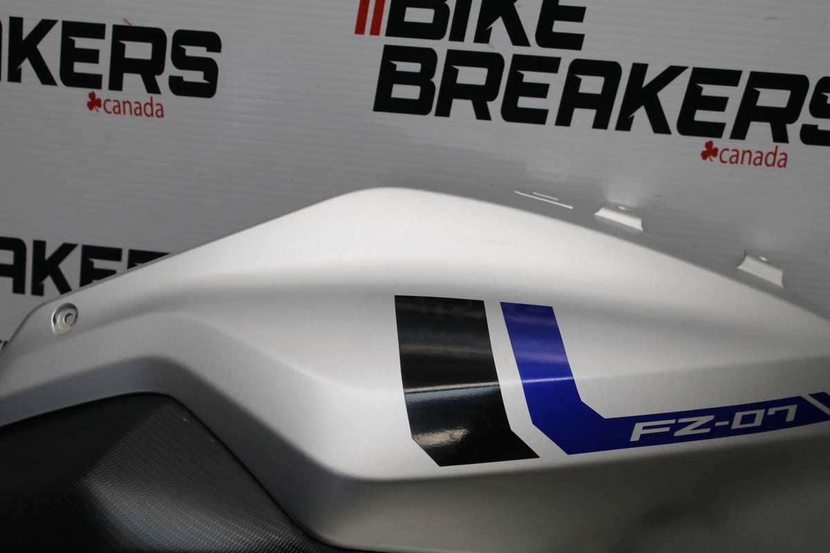 14-17 YAMAHA FZ07 LEFT LOWER MID UPPER SIDE FAIRING COWL BB162