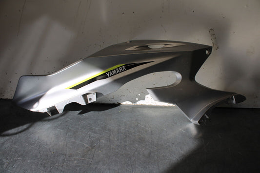 17-20 YAMAHA YZF R6 LEFT MID UPPER SIDE FAIRING COWL PLASTIC BB257