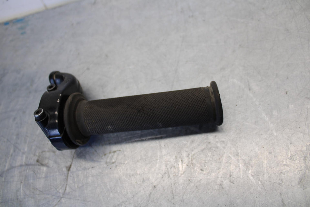 07-08 YAMAHA YZF R1 THROTTLE CABLE LINE HOUSING GUIDE BB439