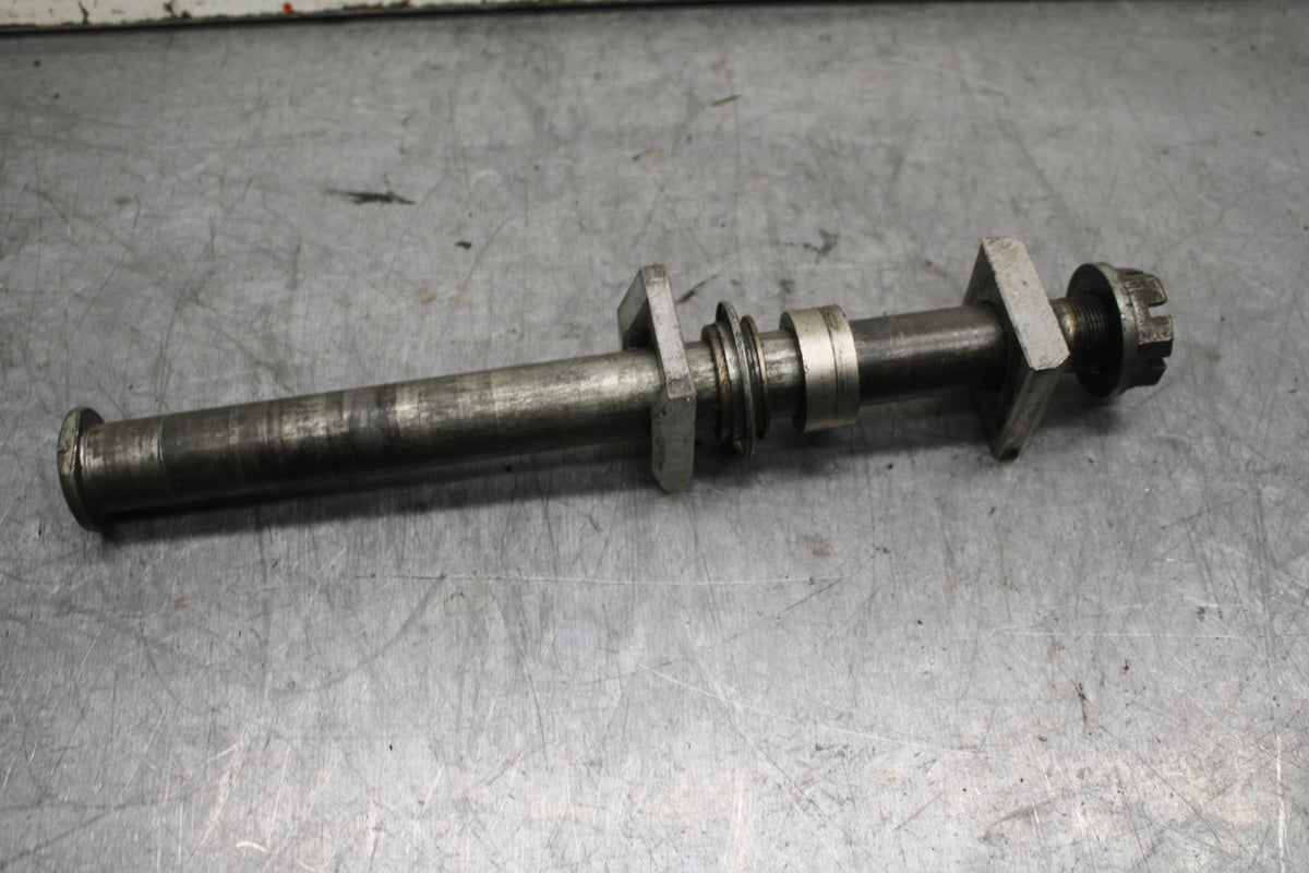 01-03 SUZUKI GSXR600 REAR AXLE BACK WHEEL RIM PIVOT BOLT AXEL BB336