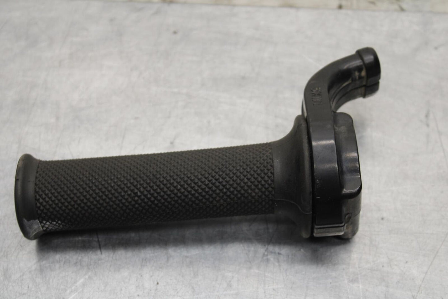 2000 Kawasaki Ninja ZX12R ZX1200A THROTTLE CABLE LINE HOUSING GUIDE BB565