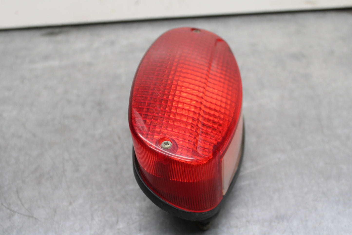 02-03 YAMAHA V STAR 1100 TAILLIGHT REAR TAIL BRAKE LIGHT BB124