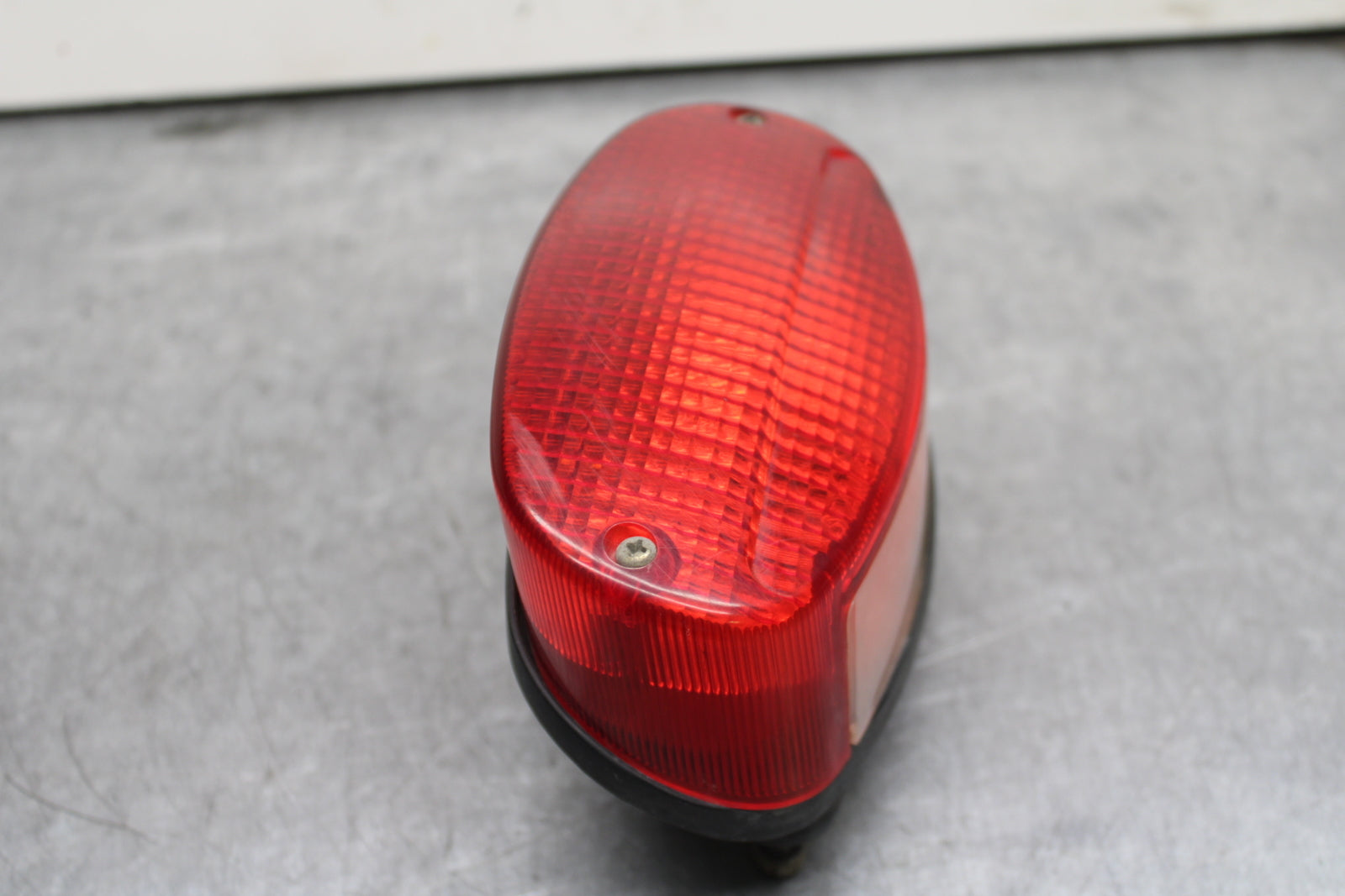 02-03 YAMAHA V STAR 1100 TAILLIGHT REAR TAIL BRAKE LIGHT BB124
