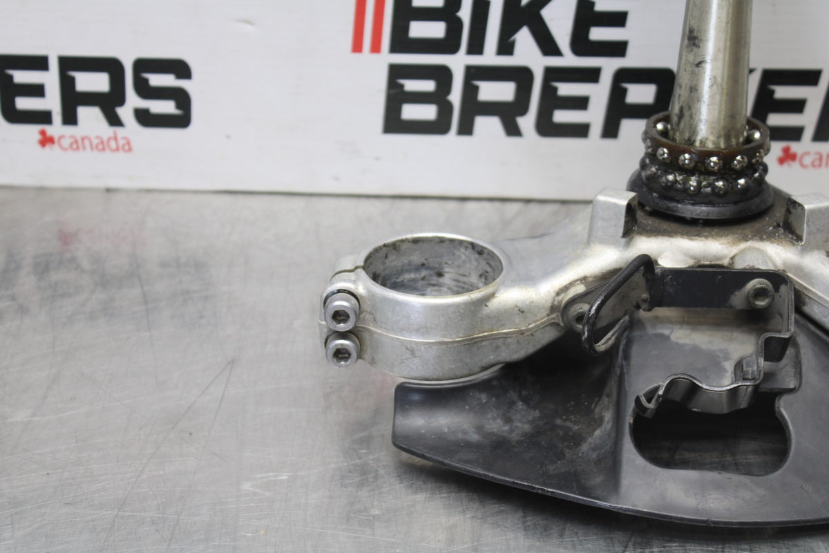 00-01 YAMAHA YZF R1 FRONT FORKS CLAMP LOWER TRIPLE TREE STEM BB755
