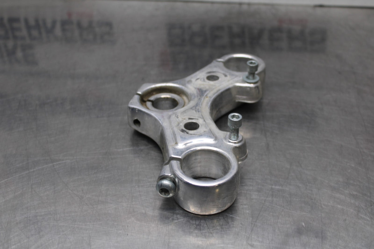 07 HARLEY-DAVIDSON SPORTSTER 1200 CUSTOM XL1200C UPPER TRIPLE TREE CLAMP BB833