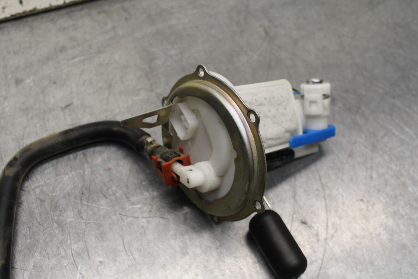 19-24 YAMAHA R3 FUEL PUMP GAS PETROL SENDER UNIT BB736