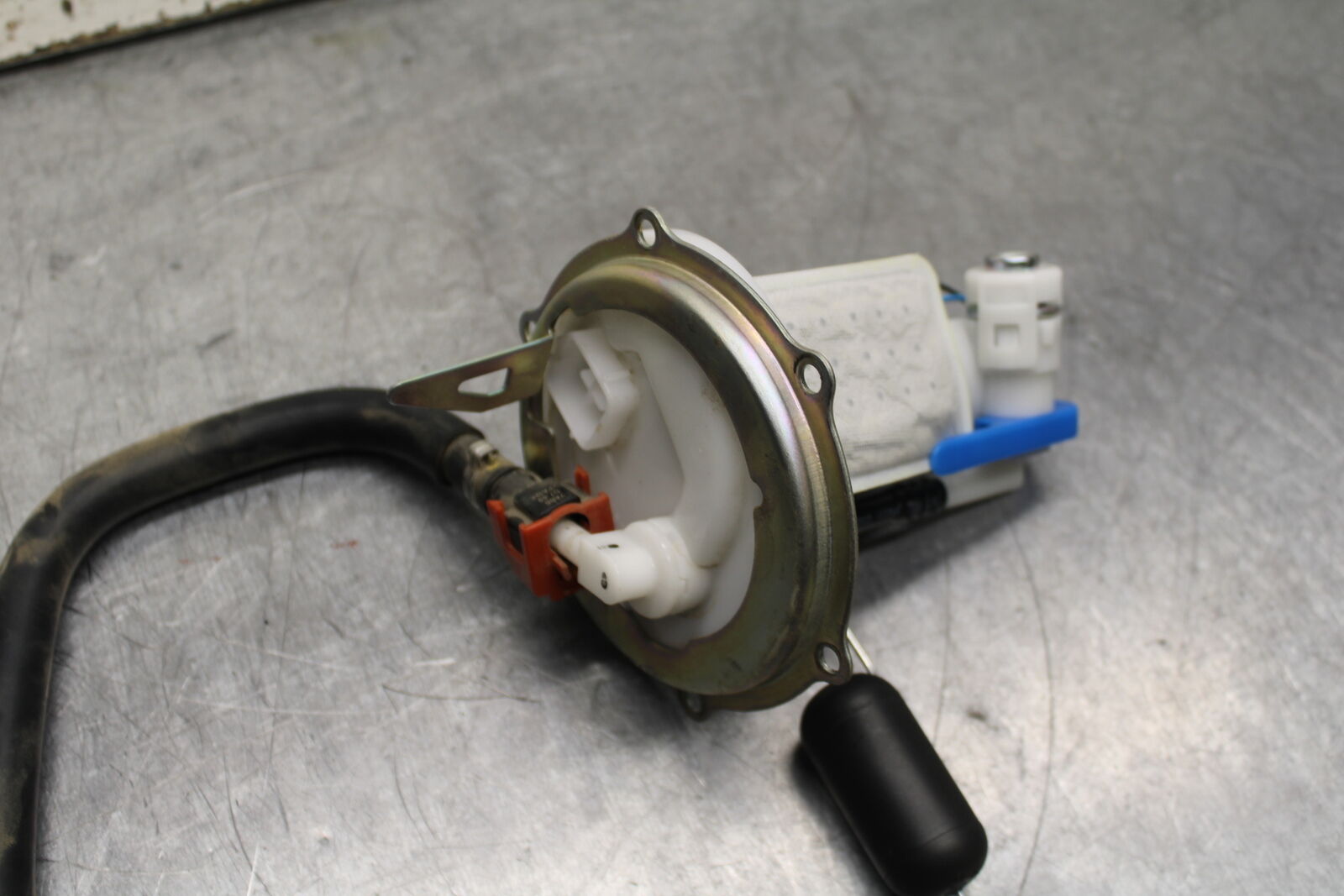 19-24 YAMAHA R3 FUEL PUMP GAS PETROL SENDER UNIT BB736