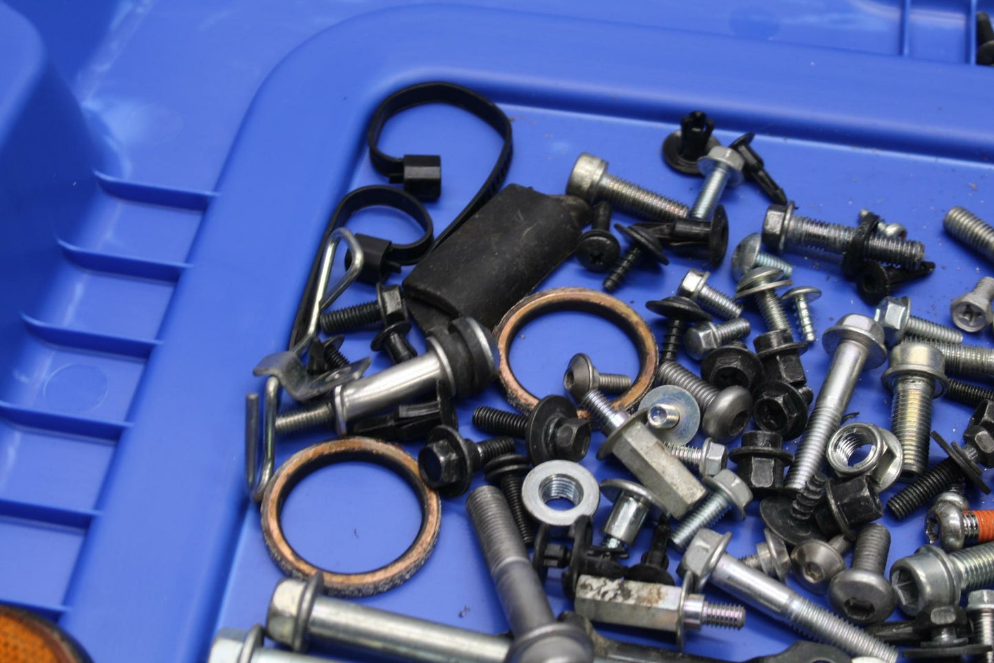 11-19 SUZUKI GSXR600 BOLTS HARDWARE MOTOR SCREWS BB371