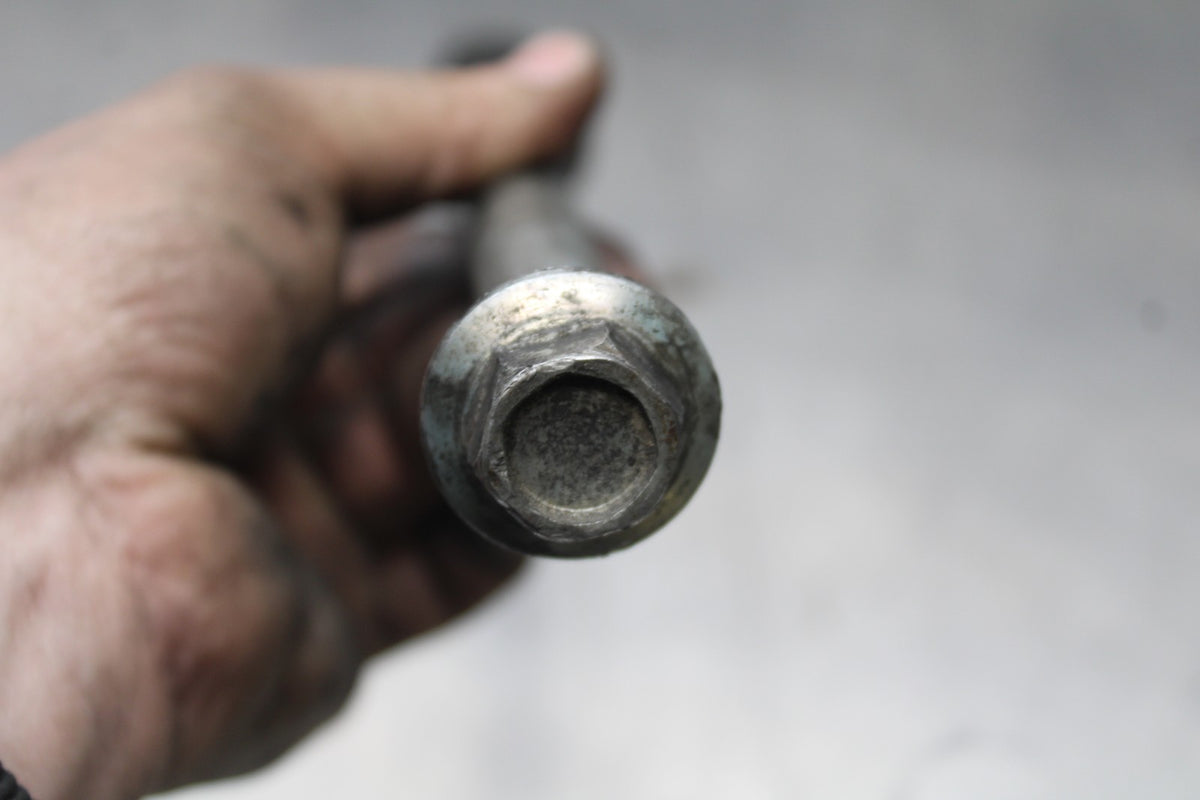 02 KAWASAKI VULCAN 800 VN800B CLASSIC REAR AXEL  BB862