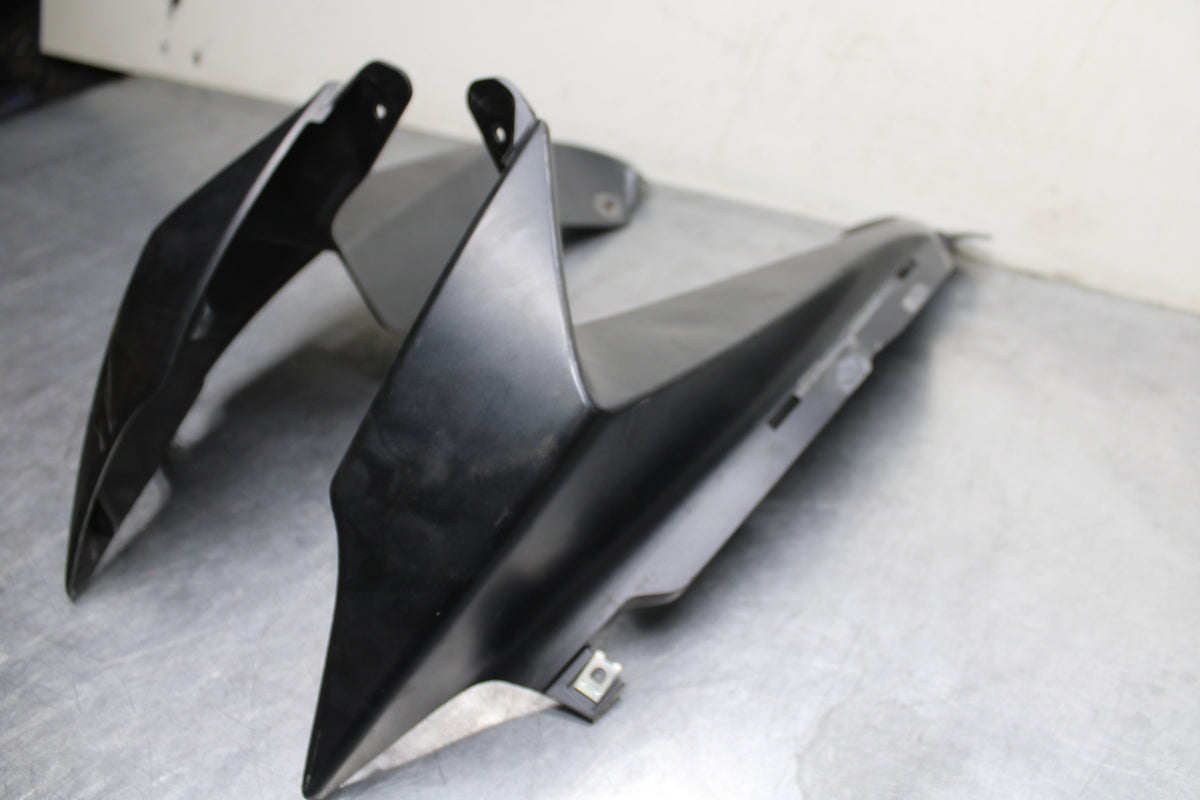 09 SUZUKI GSXR600 RIGHT LEFT FRONT DUCT COVERS PANELS COWLS BB759