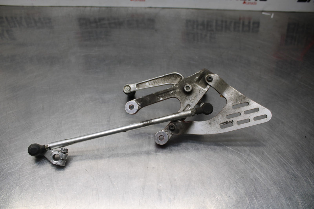 05 YAMAHA YZF R6 LEFT REARSET REAR SET DRIVER FOOT PEG REST STOP BB858