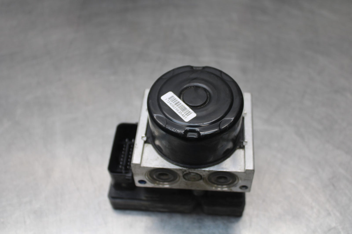 19 MOTO GUZZI V7 III ABS PUMP UNIT MODULE BB831