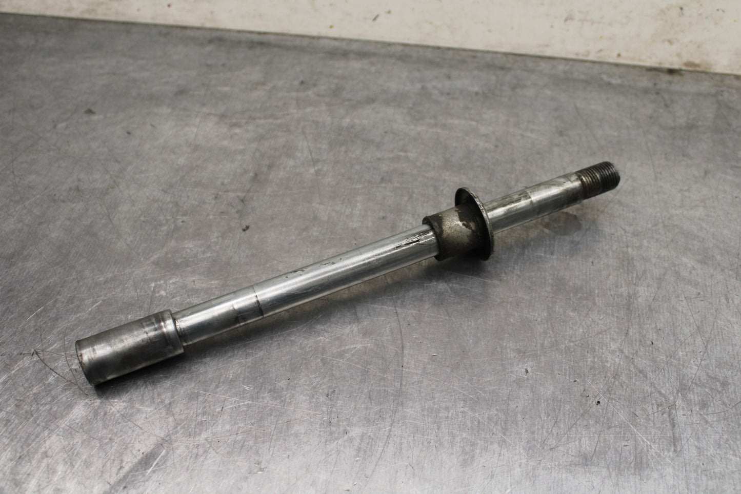 04 SUZUKI INTRUDER 800 FRONT WHEEL RIM AXLE PIVOT BOLT BB758