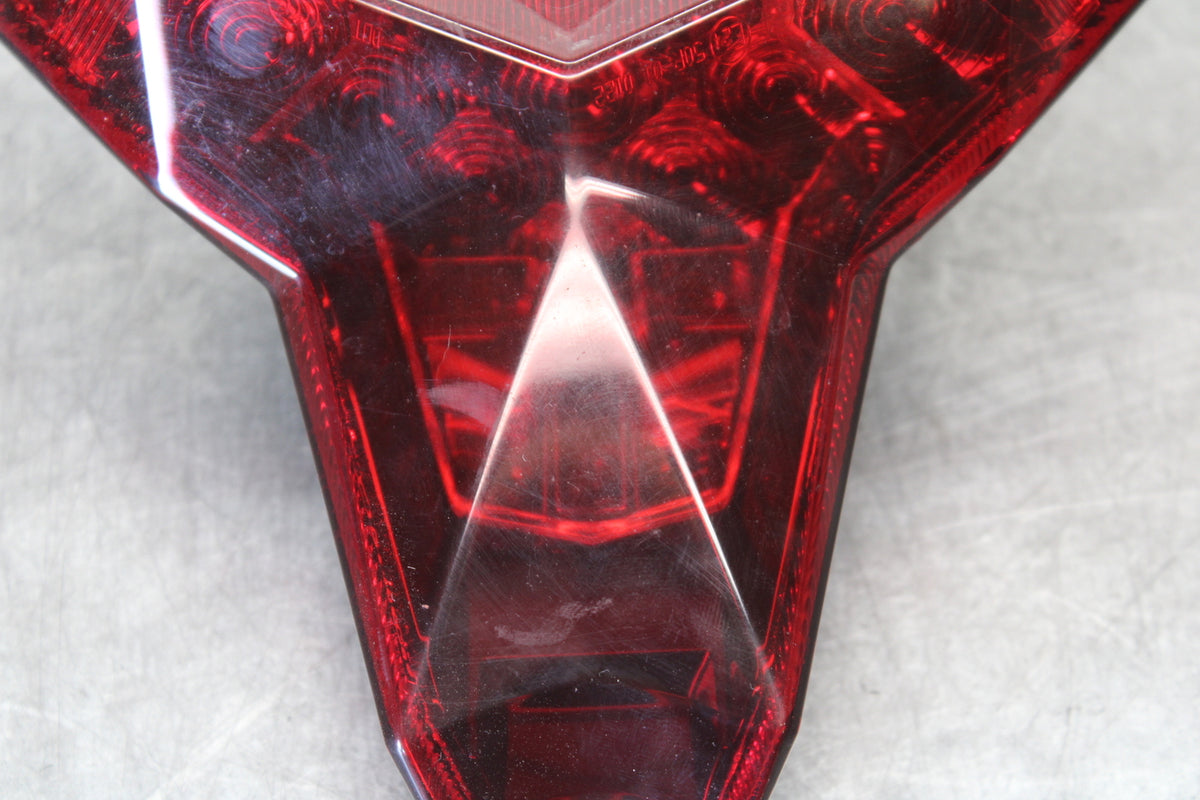 18-23 KAWASAKI NINJA 400 REAR TAIL TAILLIGHT BACK BRAKE LIGHT  BB679
