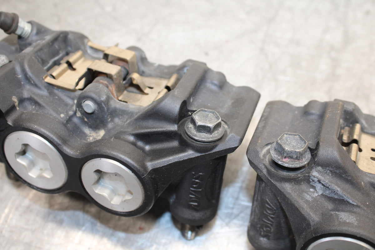 22-24 YAMAHA XSR900 RIGHT LEFT FRONT BRAKE CALIPER SET PAIR CALIPERS BB710