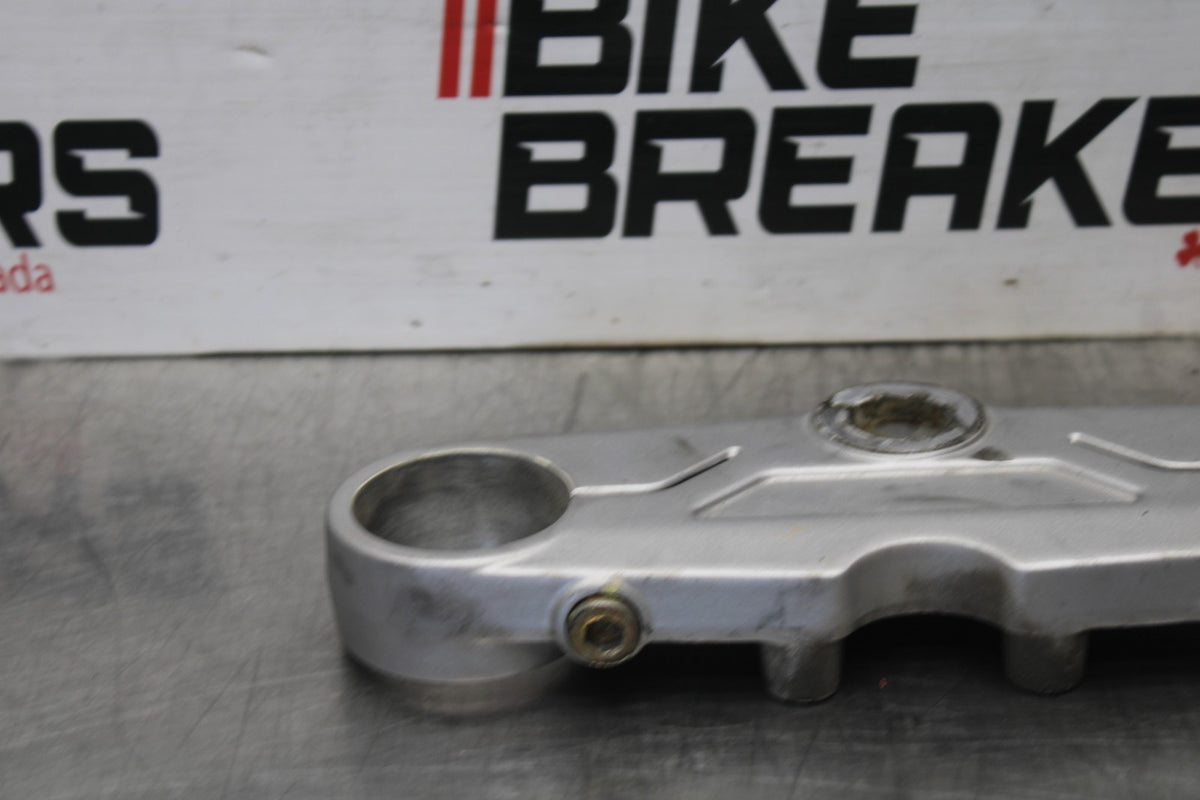 05 DUCATI SUPERSPORT 800 FORKS UPPER TRIPLE TREE CLAMP BB913