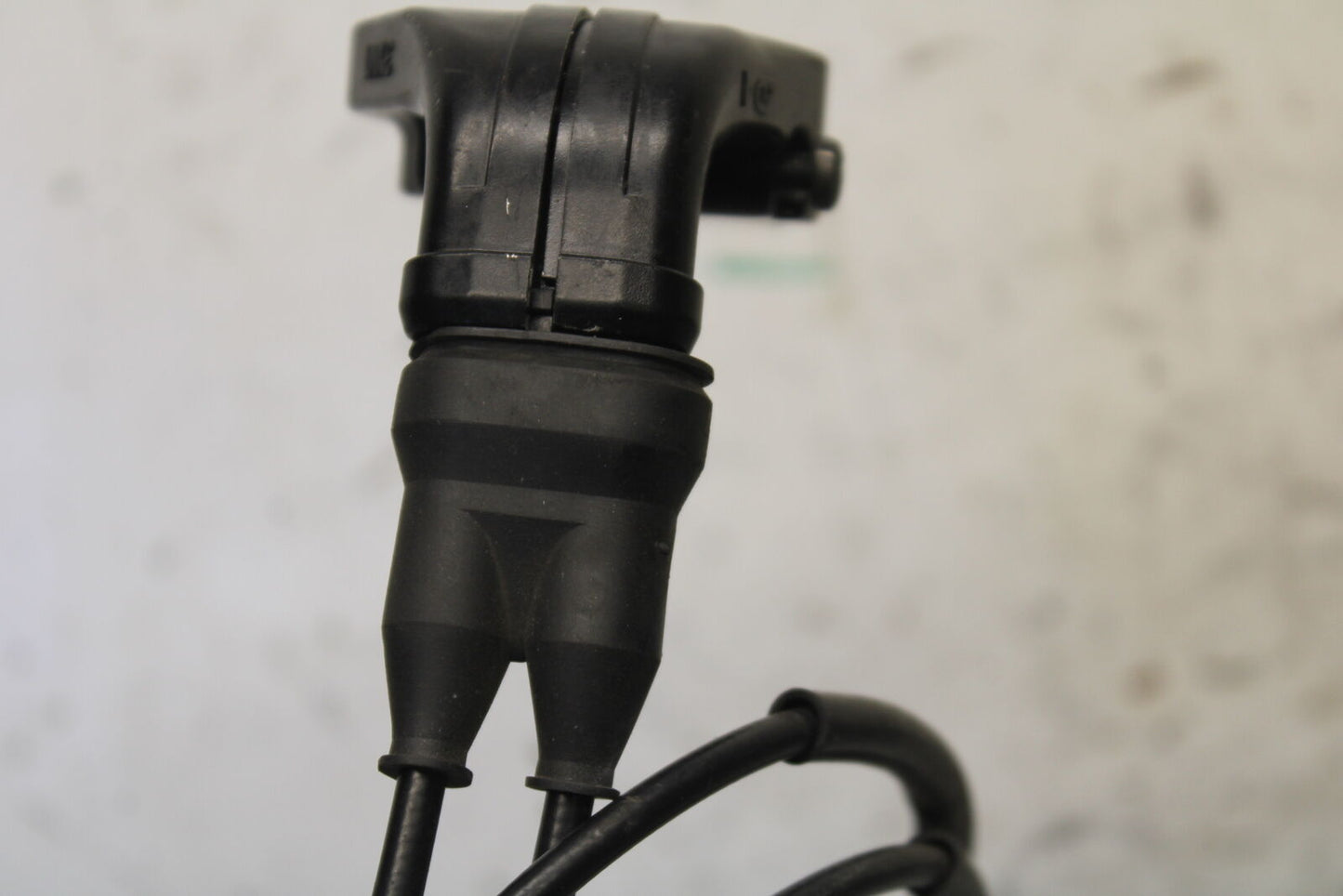 09-12 KAWASAKI NINJA ZX6R THROTTLE CABLE LINE HOUSING GUIDE BB698