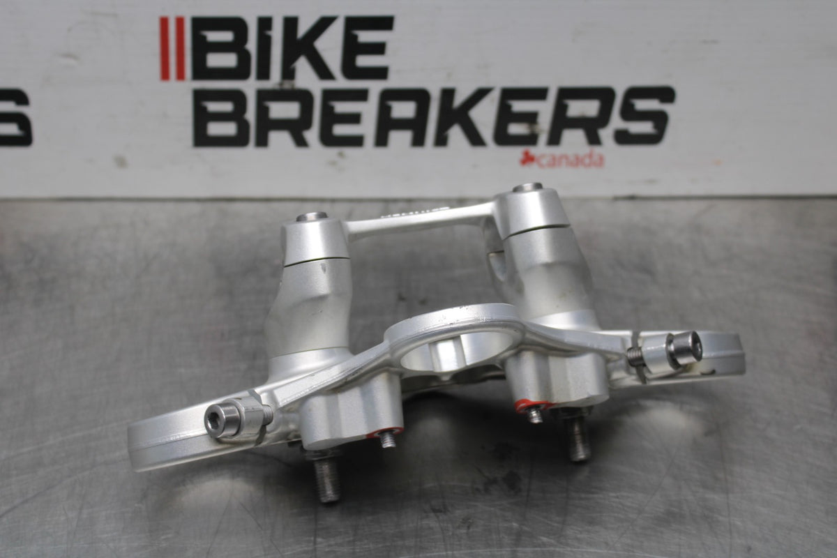 14 TRIUMPH STREET TRIPLE ABS FORKS UPPER TRIPLE TREE CLAMP BB808