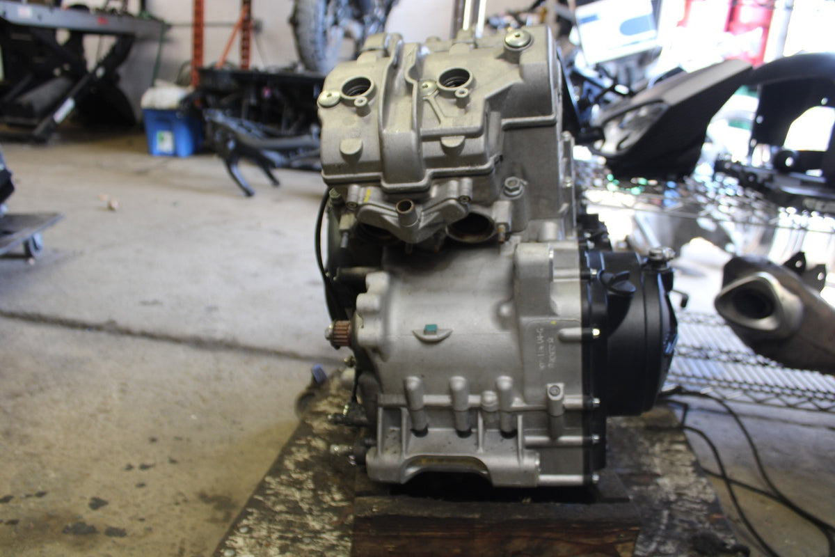 16 APRILIA TUONO V4 1100 ENGINE MOTOR BB905