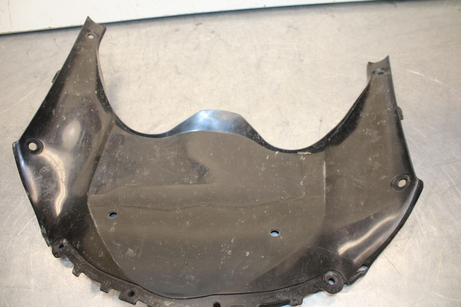 18 SUZUKI GSXR750 LOWER FRONT UPPER INNER HEADLIGHT FAIRING  94419-14J00 BB80