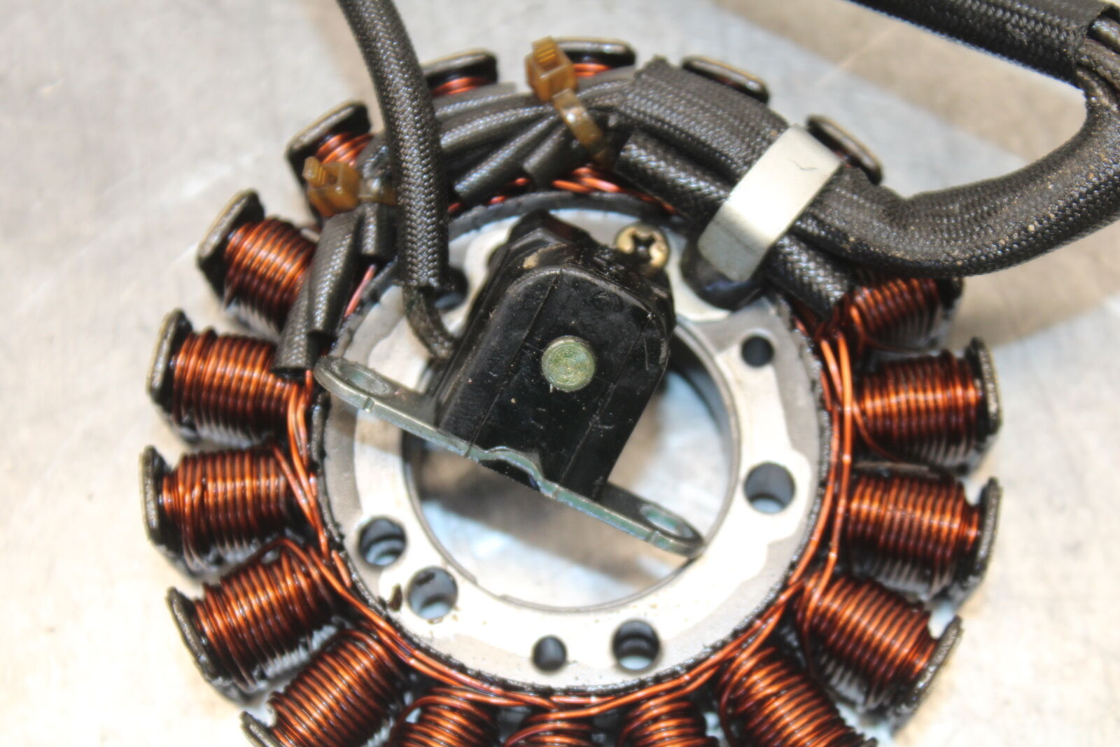 2004 Yamaha Raptor 660R YFM660R STATOR GENERATOR ALTERNATOR MAGNETO BB695