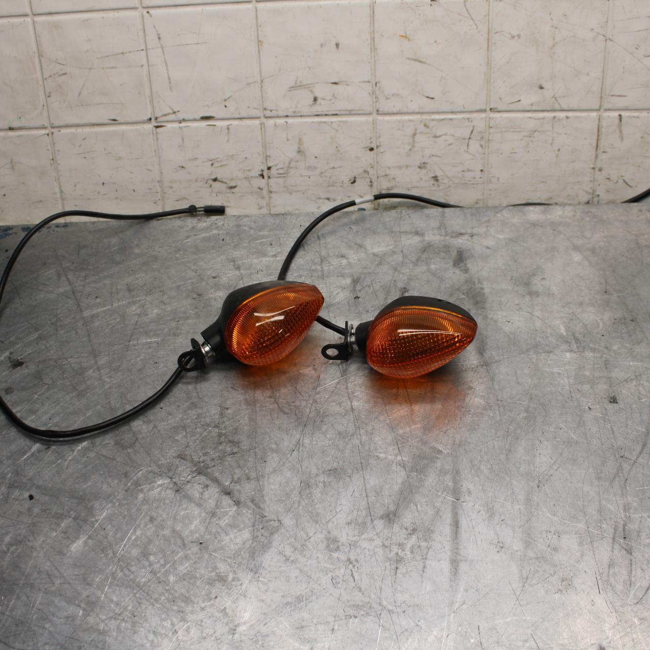 18-21 YAMAHA XSR700 REAR LEFT RIGHT TURN SIGNALS LIGHT INDICATORS