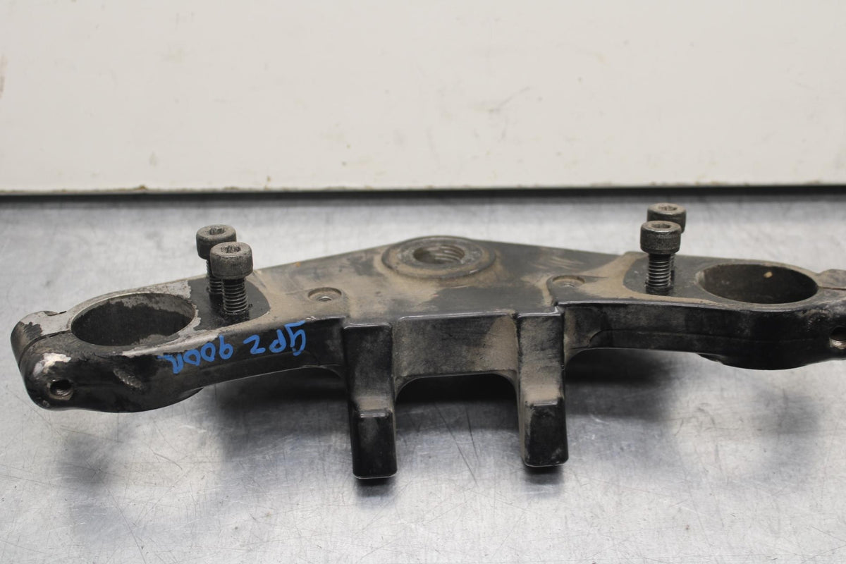 84-86 KAWASAKI GPZ900 FORKS UPPER TRIPLE TREE CLAMP BB84