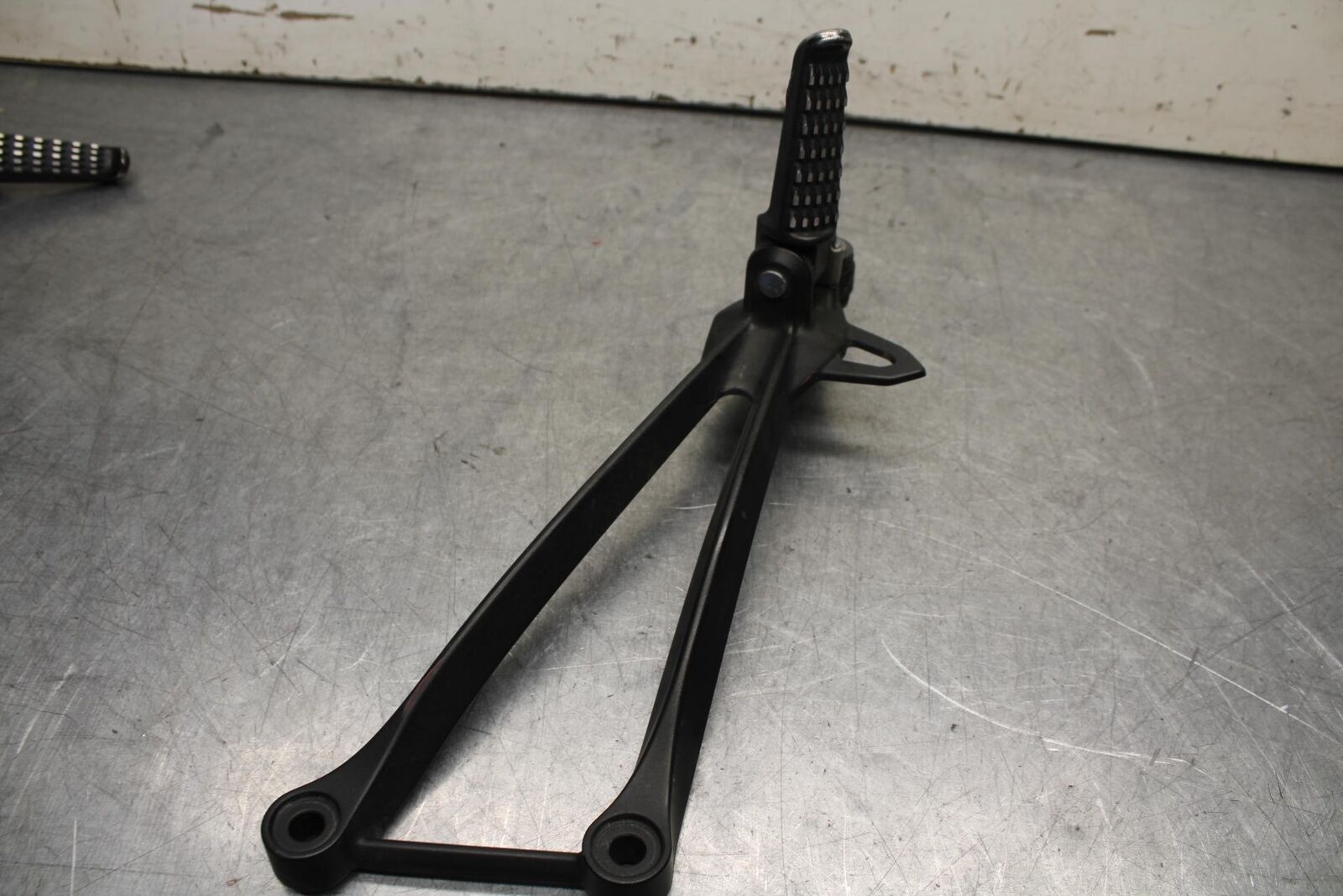 09-12 KAWASAKI NINJA ZX6R REAR FOOT RESTS PEGS STEPS SET PAIR BB640