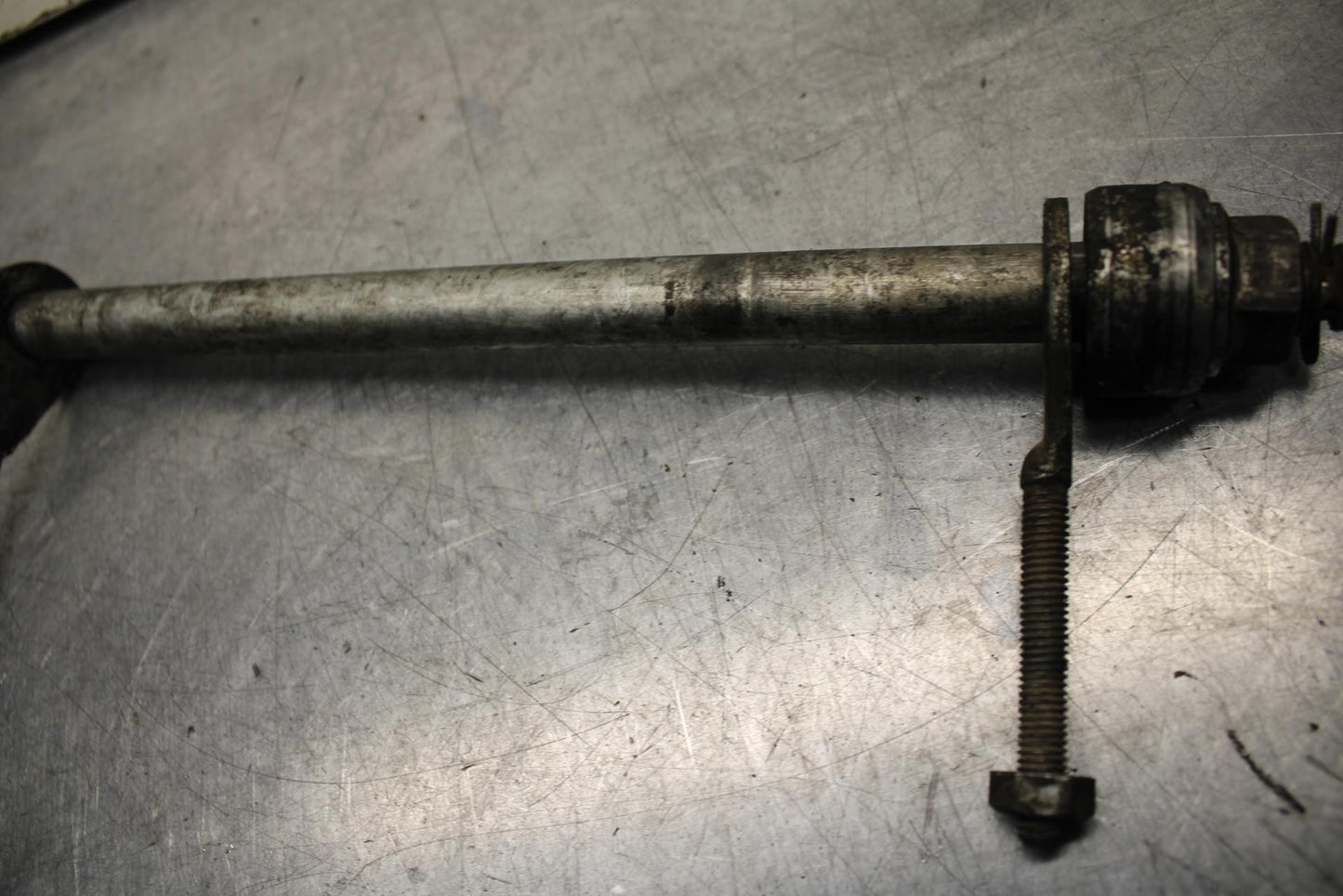 1996 Kawasaki Vulcan 800 VN800B Classic REAR AXLE WHEEL RIM PIVOT BOLT AXEL BB93