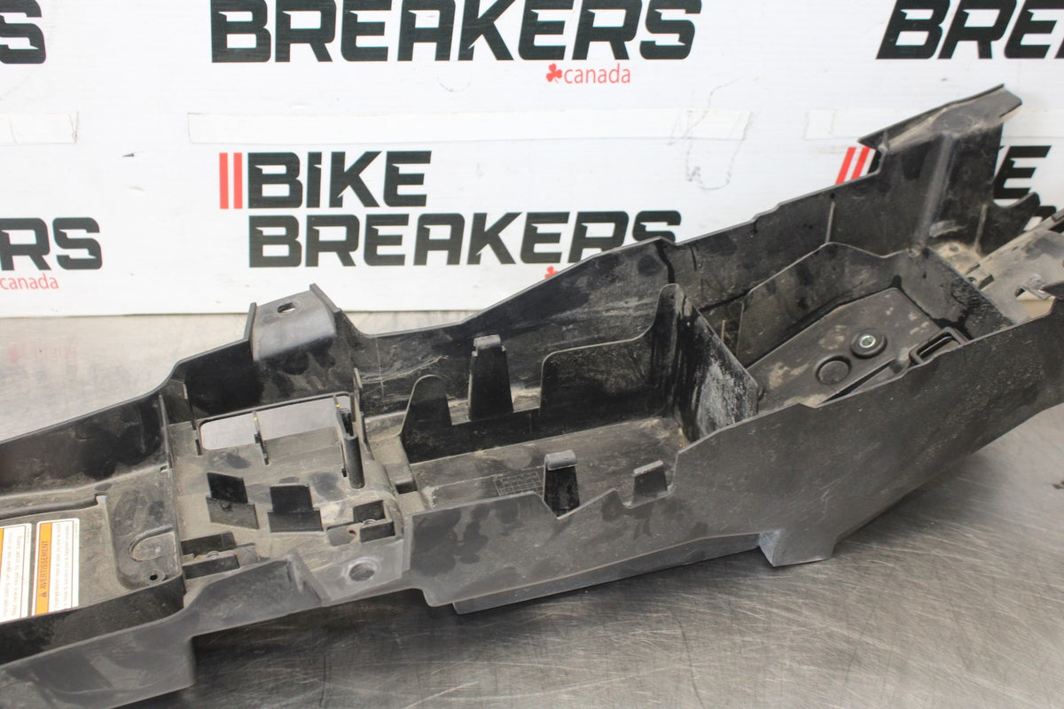 15-17 YAMAHA FJ09 REAR BACK TAIL UNDERTAIL BATTERY TRAY PLASTIC BB906