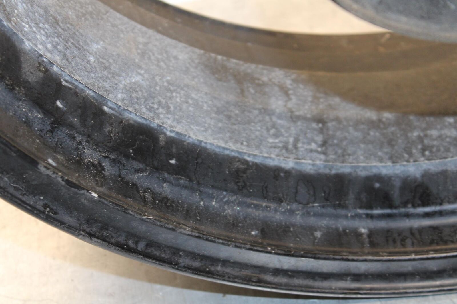 2000 Kawasaki Ninja ZX12R ZX1200A REAR ROTOR AND WHEEL RIMBRAKE DISC  BB565