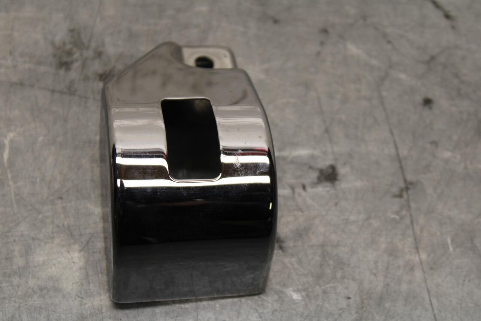 2005 Kawasaki Vulcan 1600 VN1600D Nomad REAR BACK BRAKE RESERVOIR COVER  BB556