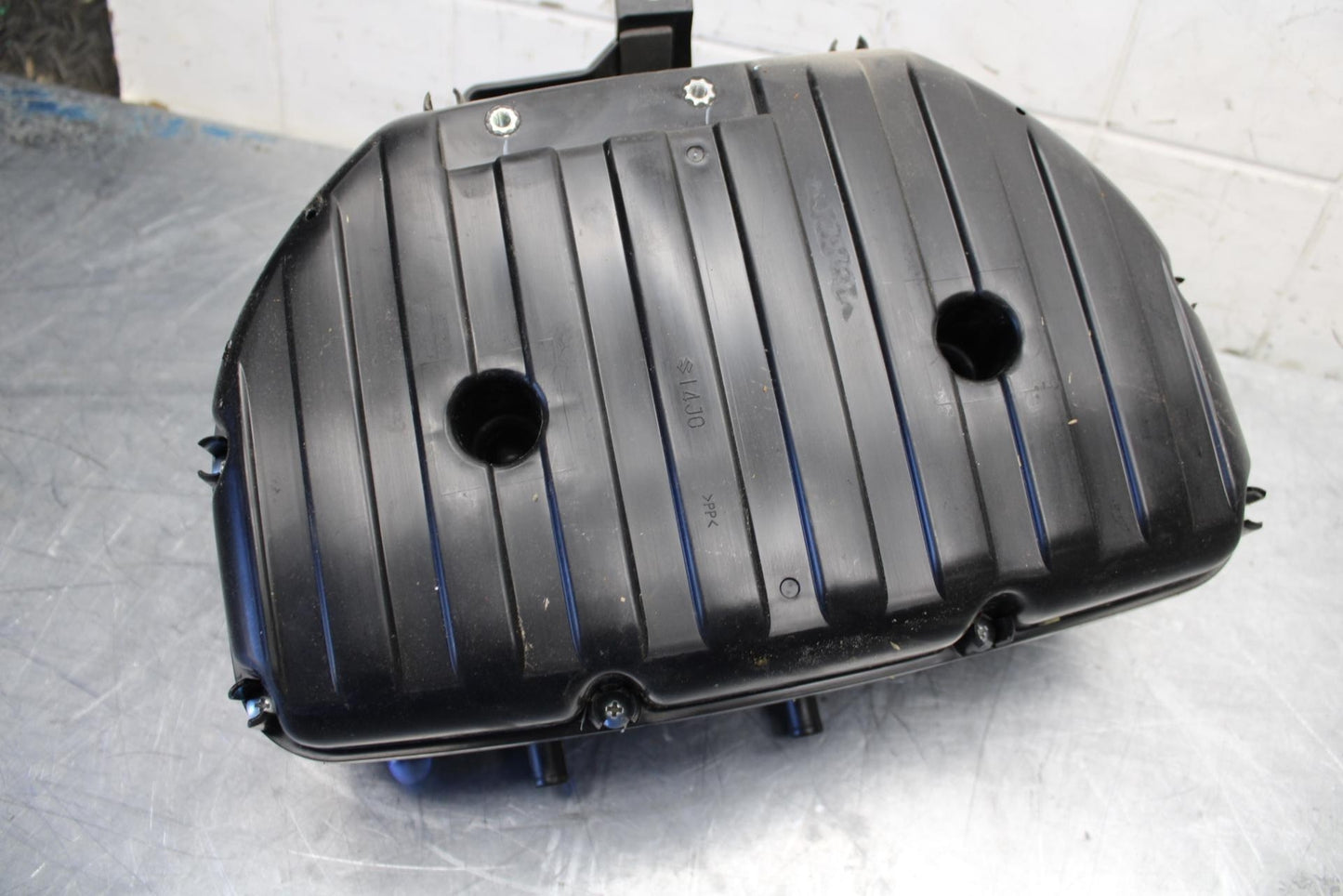 15-21 SUZUKI GSXR600 AIRBOX AIR INTAKE FILTER BOX BB463