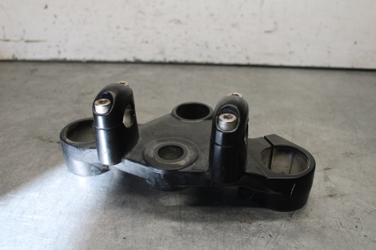 01-06 TRIUMPH TIGER 955I FORKS UPPER TRIPLE TREE CLAMP  BB693