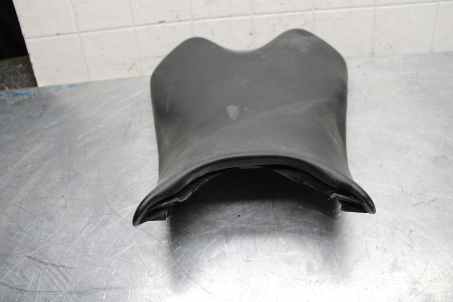 08-16 YAMAHA YZF R6 FRONT DRIVERS SEAT PAD SADDLE  BB465