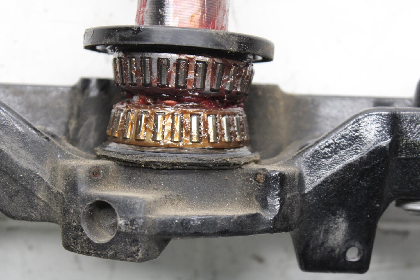 2005 Kawasaki Vulcan 1600 VN1600D Nomad FRONT LOWER TRIPLE TREE STEM BB556