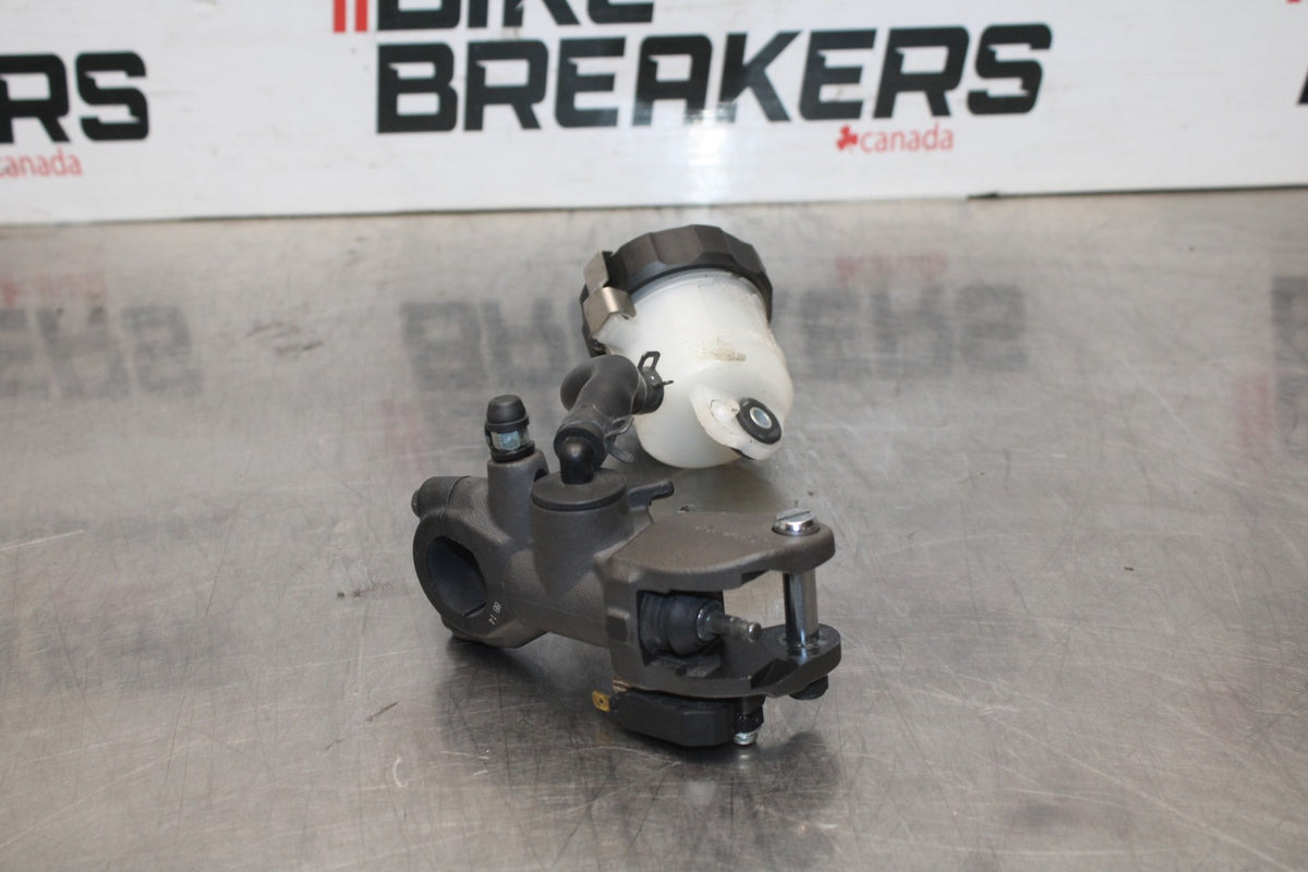 18 YAMAHA YZF R1  FRONT BRAKE MASTER CYLINDER BB838