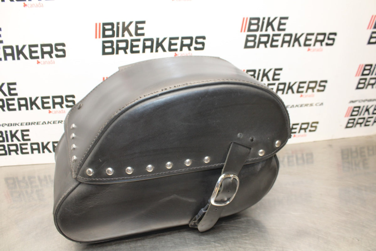 07 HONDA VTX1300R RIGHT SIDE CARGO LUGGAGE SADDLEBAG BAG COMPARTMENT BB825
