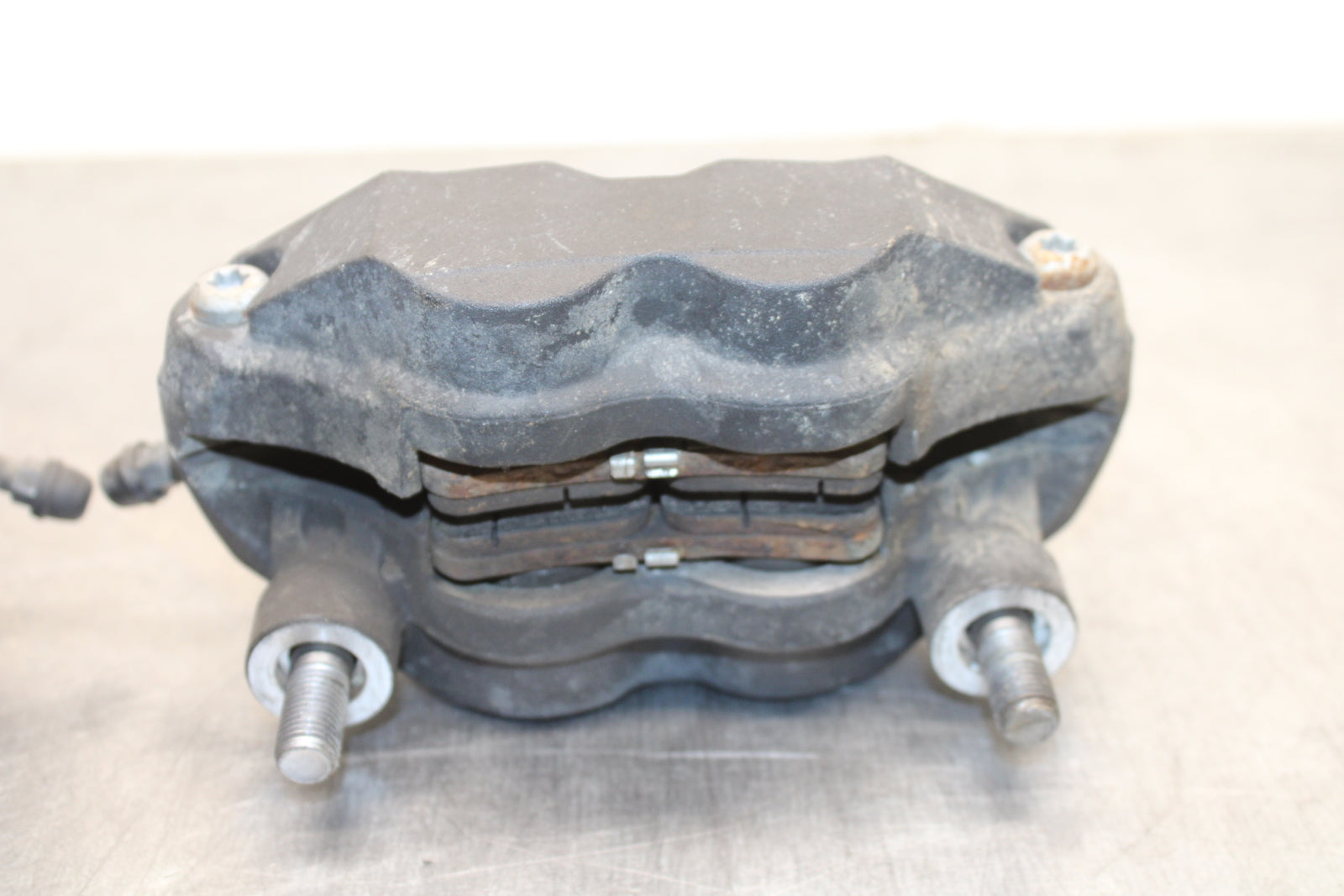 09 SUZUKI GSXR600 RIGHT LEFT FRONT BRAKE CALIPER SET PAIR CALIPERS BB759