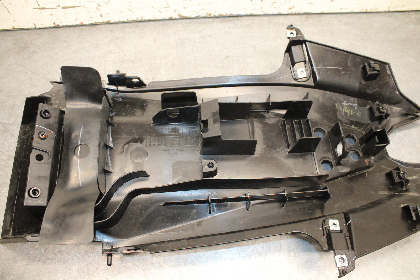 24 KAWASAKI NINJA 500 ABS REAR BACK TAIL UNDERTAIL FAIRING COWL FENDER BB730