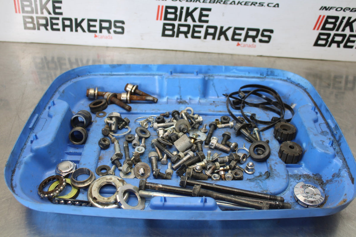 14 HONDA SHADOW 750 VT750C2B LEFTOVER MOUNTING BOLTS HARDWARE SCREWS BB867