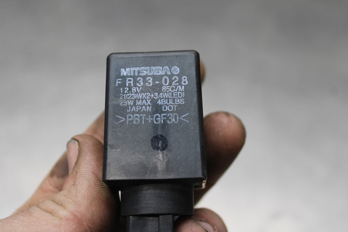 18 HONDA CB500F TURN SIGNAL BLINKER RELAY FLASHER SWITCH BB861