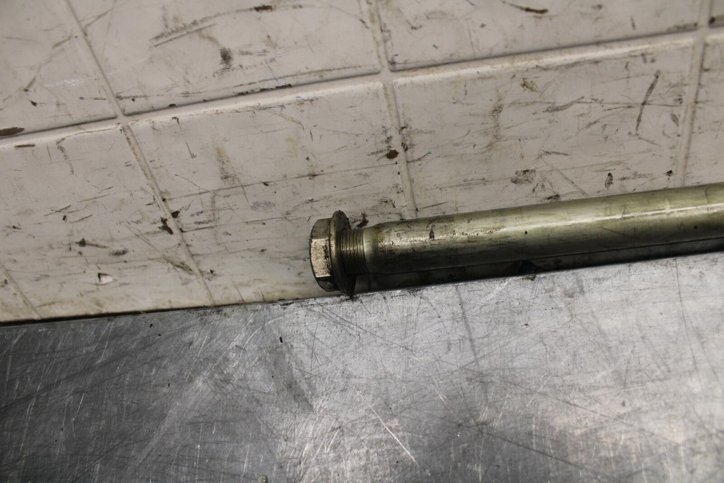 11-21 SUZUKI GSXR750 FRONT WHEEL RIM AXLE PIVOT BOLT BB486