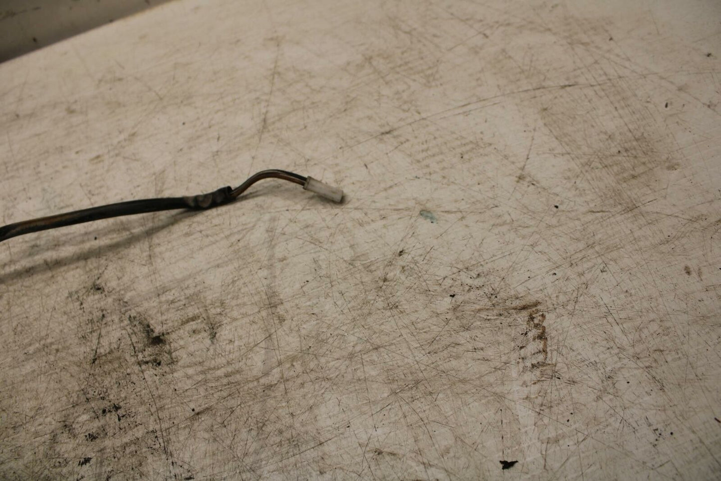 06-07 SUZUKI BOULEVARD S40 LICENSE PLATE LIGHT BRACKET BB375