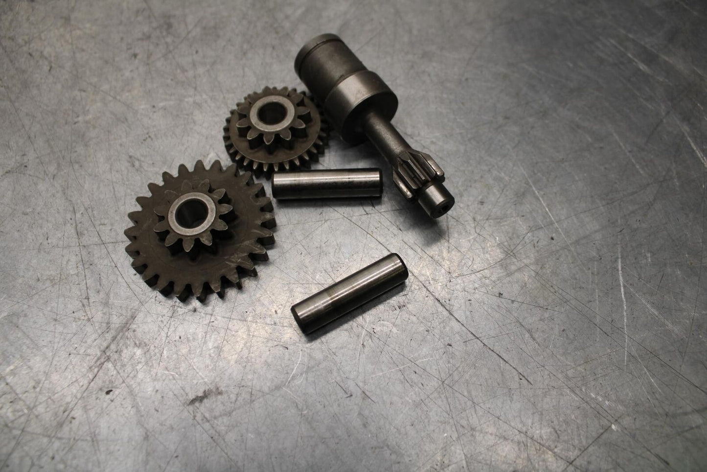89-90 YAMAHA FZR600 ENGINE MOTOR IDLER IDLING GEAR BB76