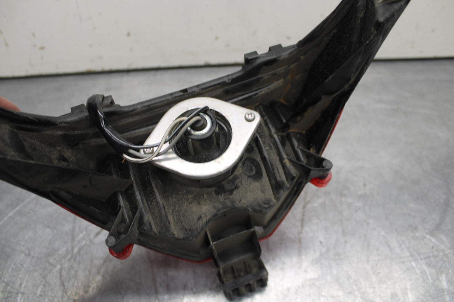 07-12 SUZUKI BANDIT GSF 650 F GSX650F/ REAR TAIL TAILLIGHT BACK BRAKE LIGHT BB90