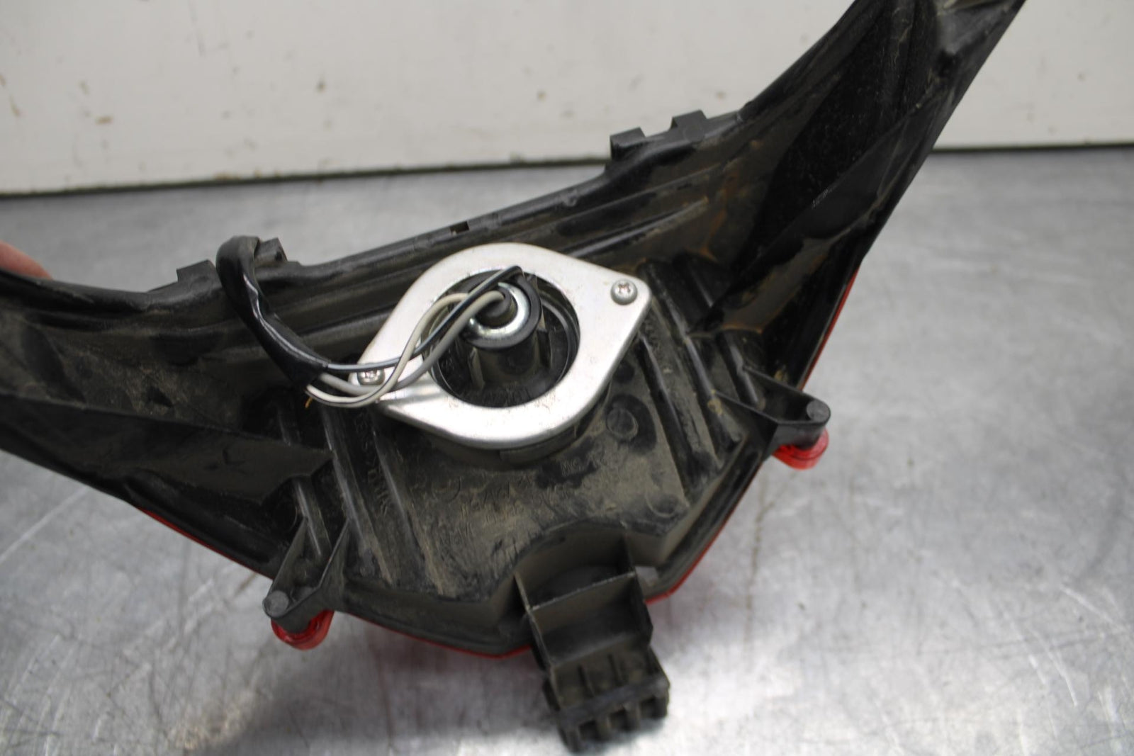 07-12 SUZUKI BANDIT GSF 650 F GSX650F/ REAR TAIL TAILLIGHT BACK BRAKE LIGHT BB90