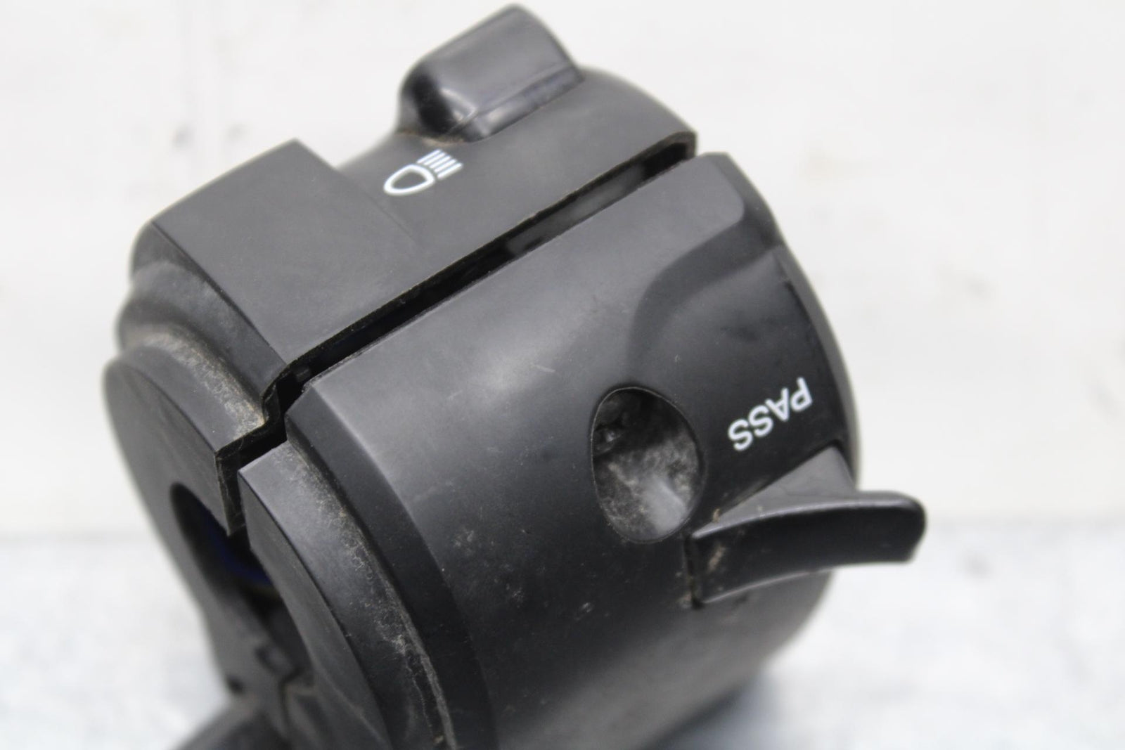 19-22 KAWASAKI Z400 LEFT CLIP ON HANDLE HORN SIGNALS SWITCH  BB586