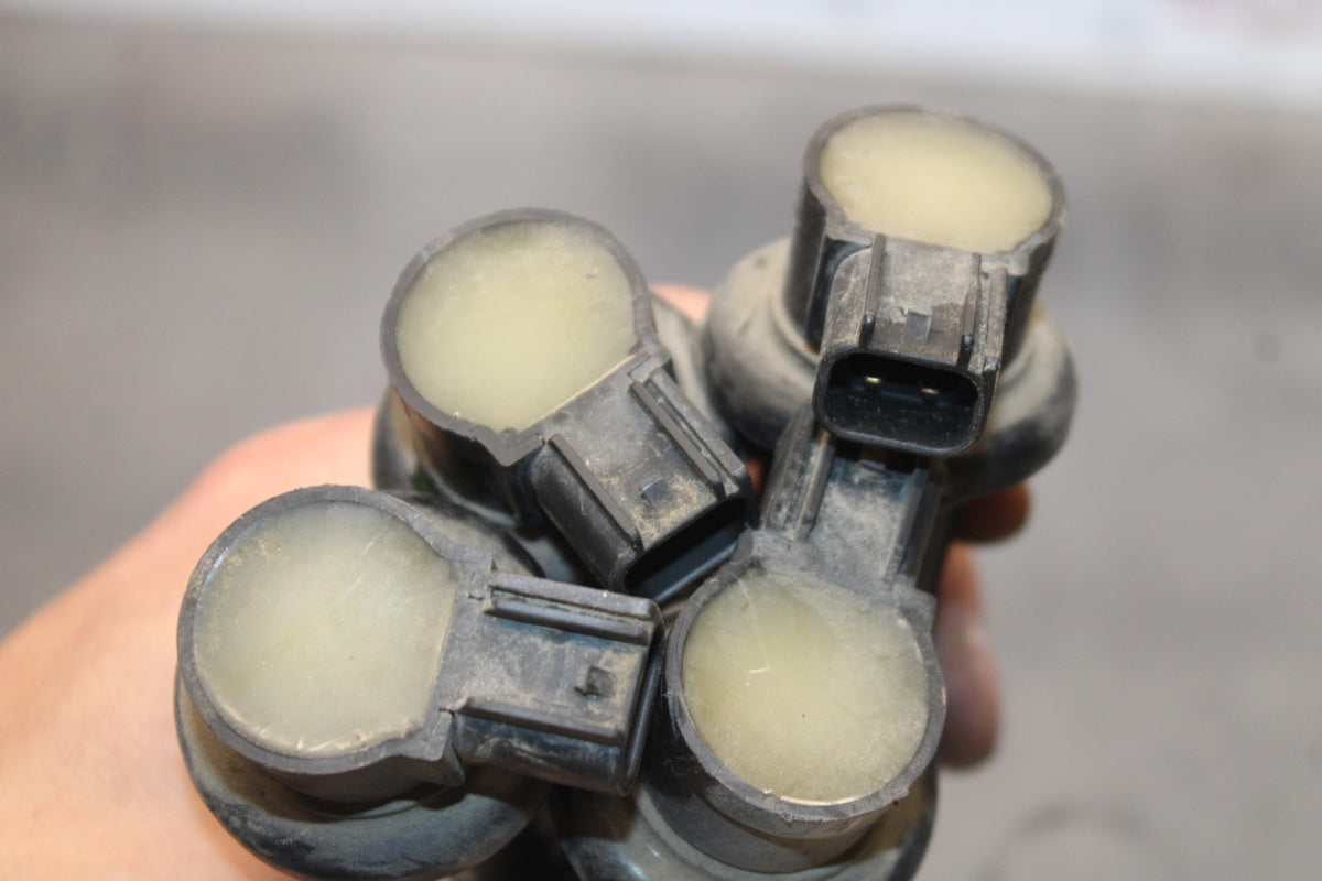 03-04 YAMAHA YZF R6 IGNITION COILS COIL SPARK PLUG CAPS BB890